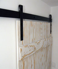 ambarska klizna vrata mozete da ugradite u stan kao originalni deo enterijera